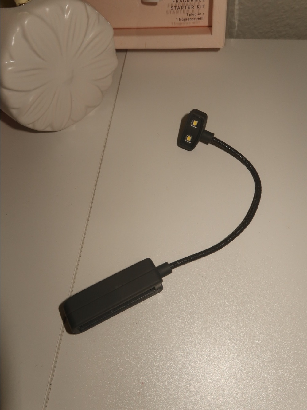 reading light - Picture 2 of 5